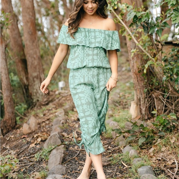 Off shoulder Jumper in Green Color - Picture 5 of 6